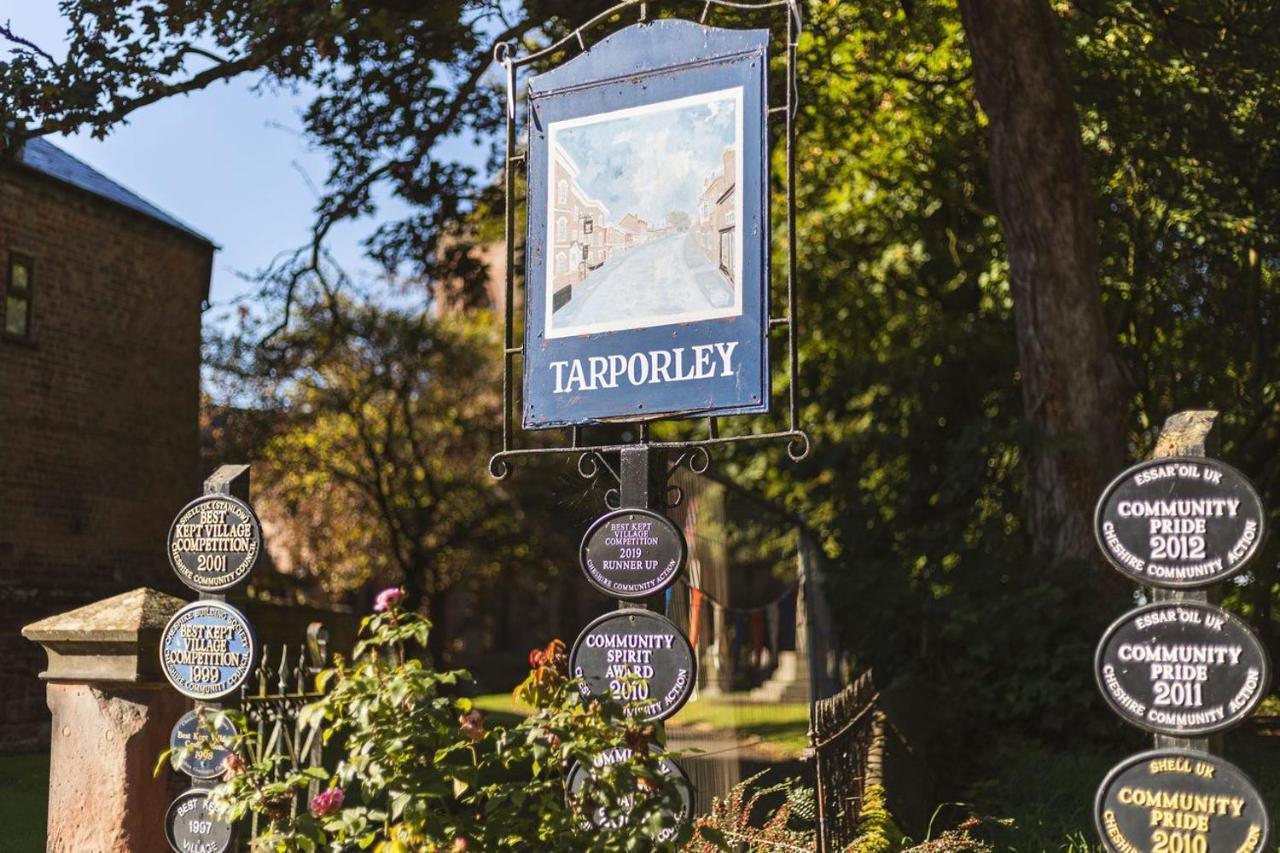 The Swan At Tarporley Hotell Exteriör bild