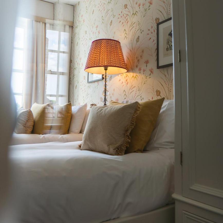 The Swan At Tarporley Hotell Exteriör bild