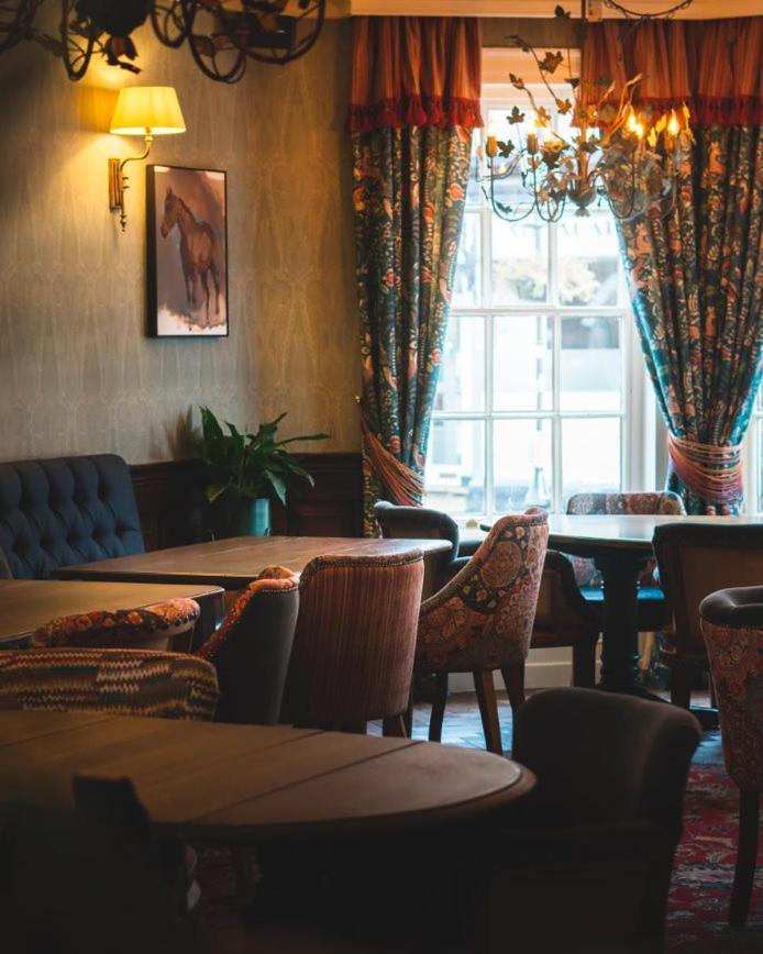 The Swan At Tarporley Hotell Exteriör bild