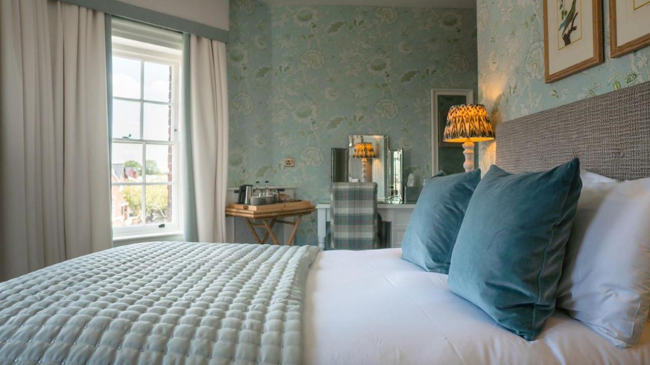 The Swan At Tarporley Hotell Exteriör bild